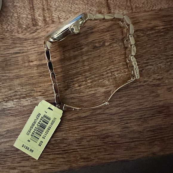 Marc Jacobs Gold Watch - Picture 4 of 6